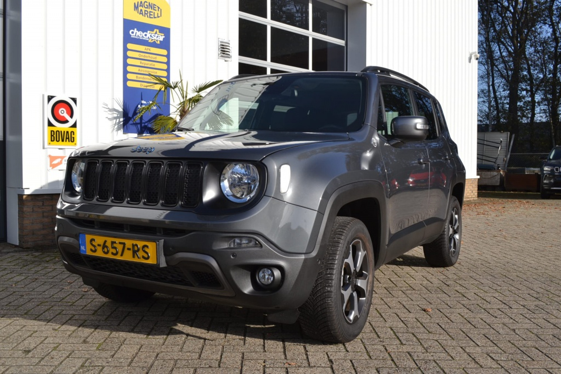 Jeep Renegade 4xe 240 Hyb. TRAILHAWK BTW auto 41292417-0.jpg | Autobedrijf Vieto