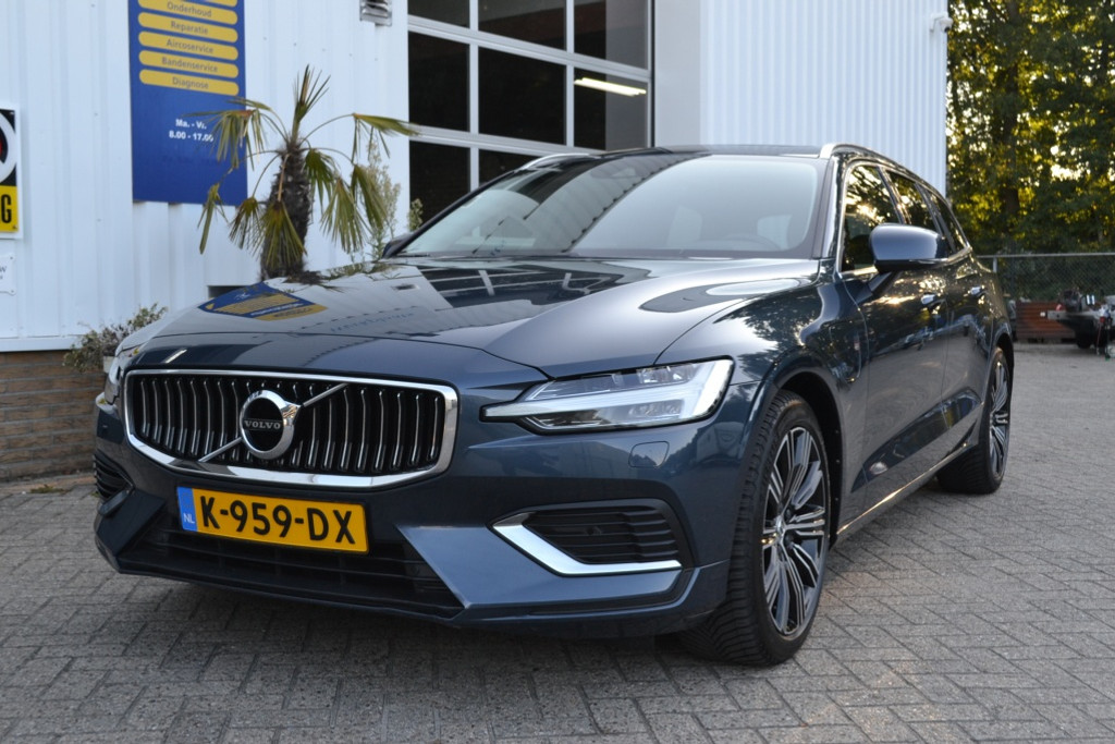 Volvo V60 PHEV 2.0 T8 AWD R. R-Des. 47193753-0.jpg | Autobedrijf Vieto