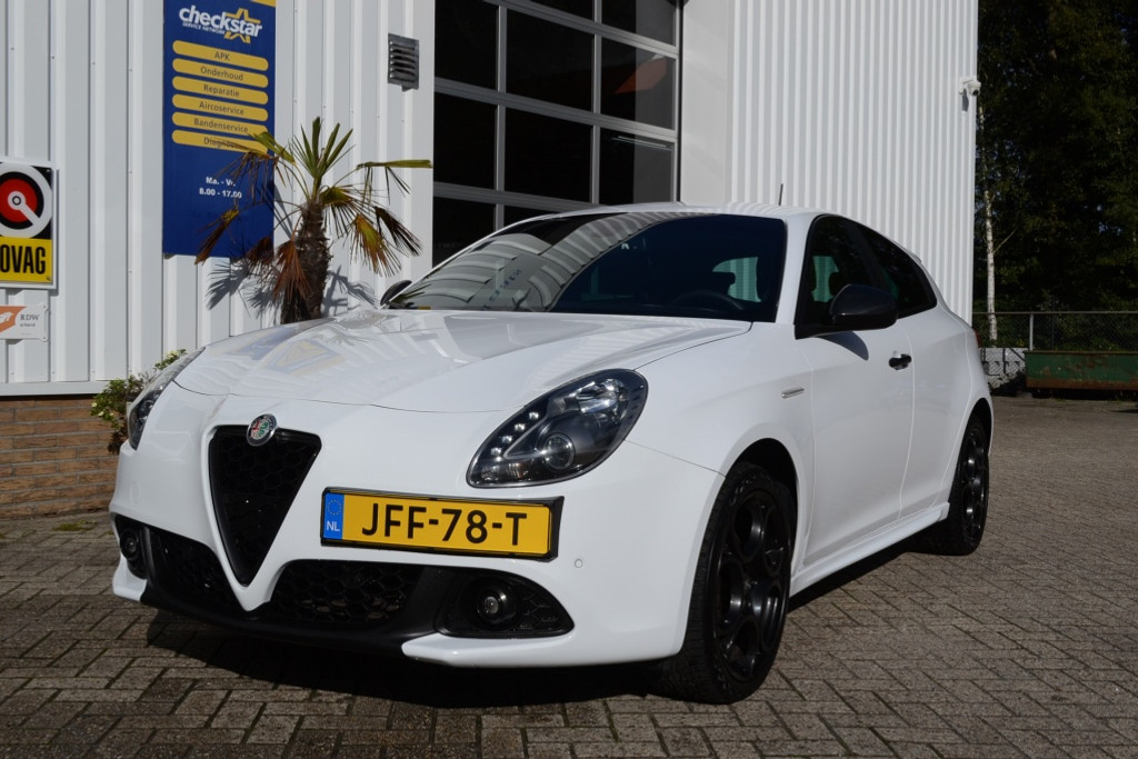 Alfa Romeo Giulietta 1.4 Turbo Sport 47810785-0.jpg | Autobedrijf Vieto
