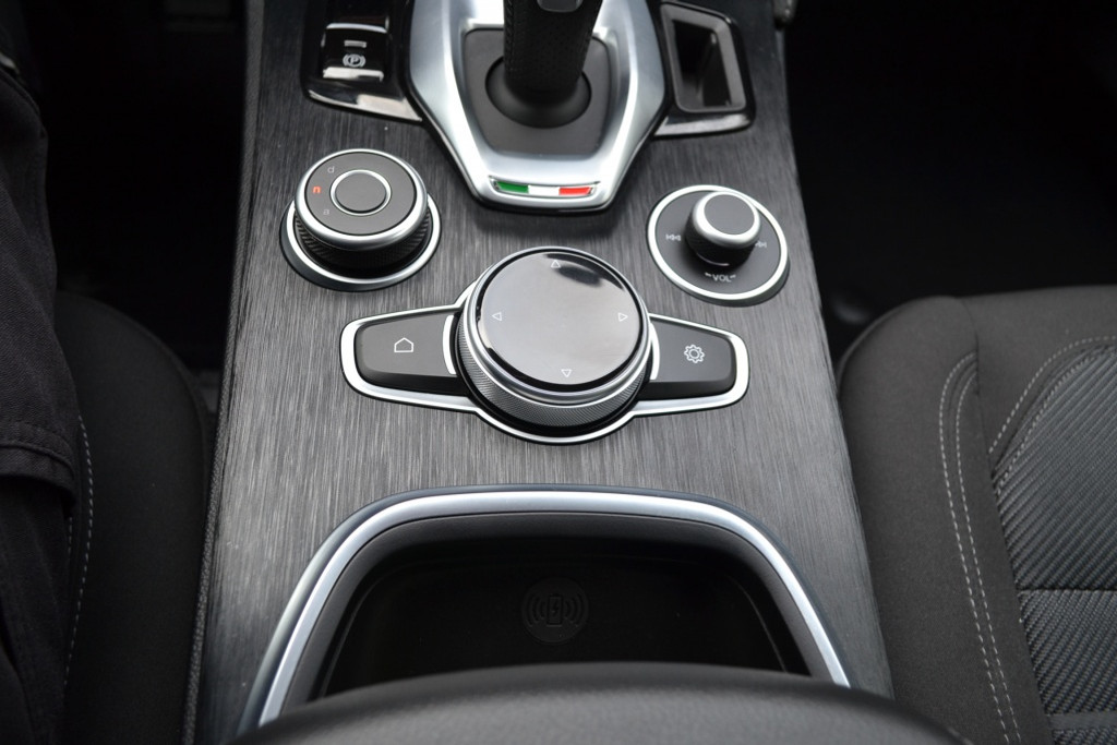 Alfa Romeo Stelvio 2.2 JTD Super BTW auto 49752826-21.jpg | Autobedrijf Vieto