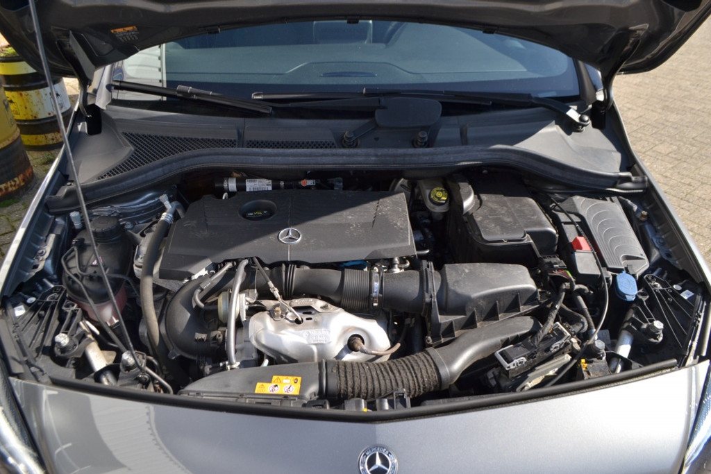 Mercedes-Benz B-Klasse 180 Bns Solution AUTOMAAT 51823124-24.jpg | Autobedrijf Vieto