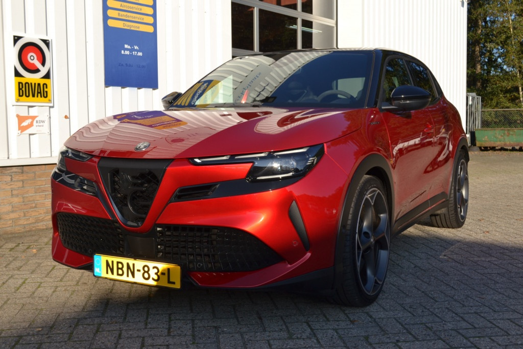 Alfa Romeo Junior Elet. Veloce 54 kWh 57579389-0.jpg | Autobedrijf Vieto