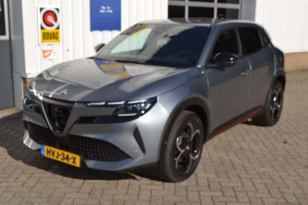 Alfa Romeo Junior 1.2 Hybrid Ibrida Speciale 57584909-0.jpg | Autobedrijf Vieto